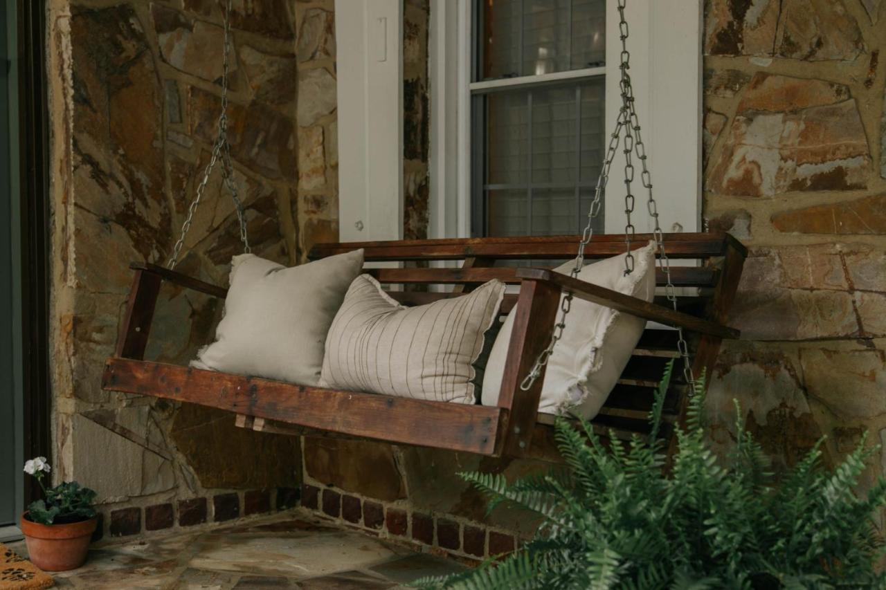The Woodlawn Tudor Hot Springs Exterior foto
